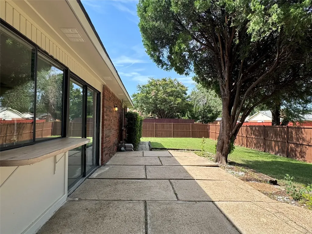 2818 Gayle Drive Garland TX 75044