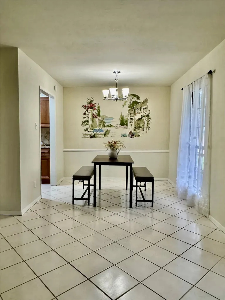 2818 Gayle Drive Garland TX 75044