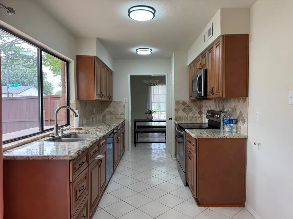 2818 Gayle Drive Garland TX 75044