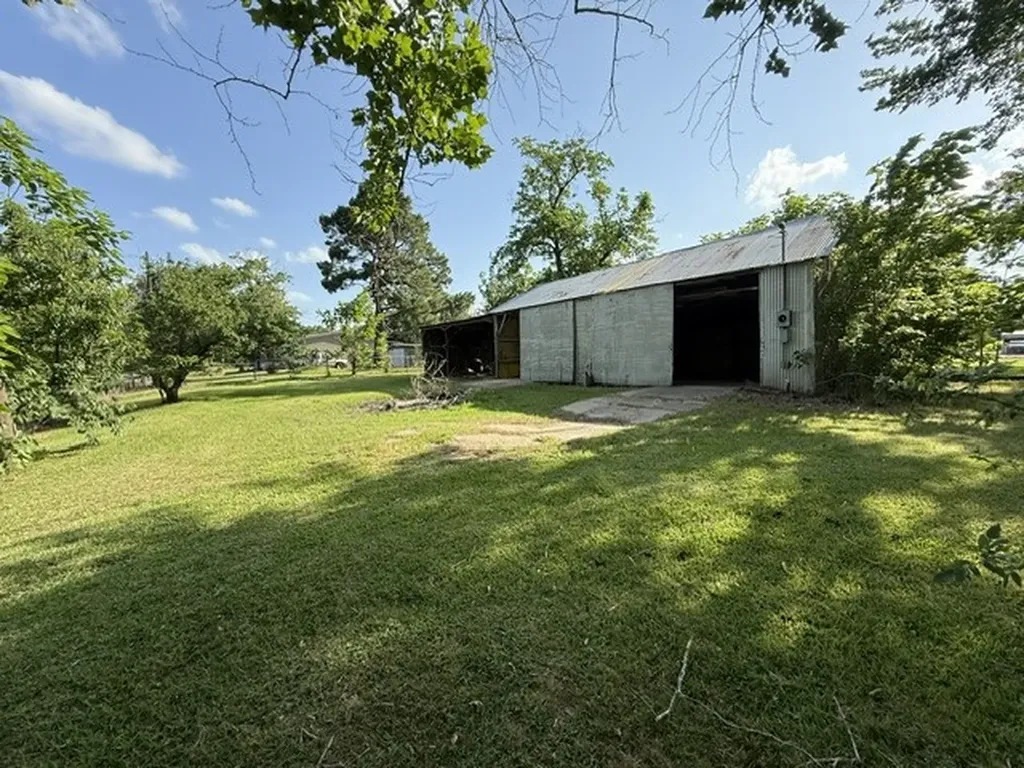 111 Pine Street Ravenna TX 75476