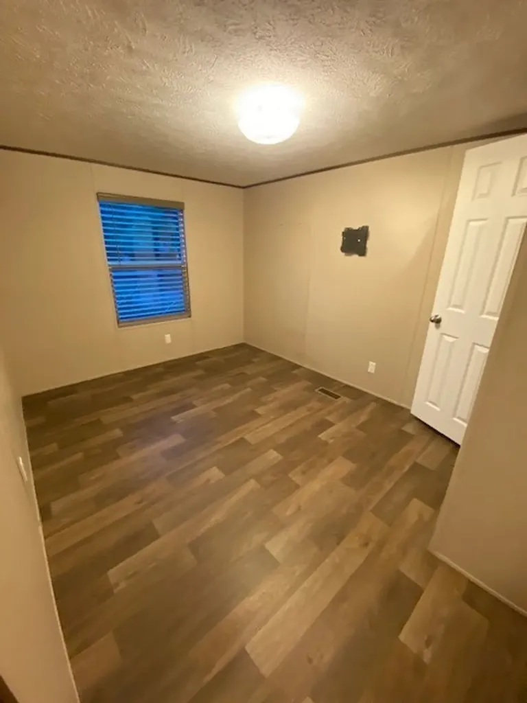 111 Pine Street Ravenna TX 75476