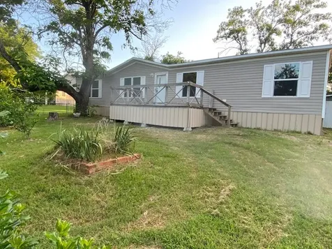 111 Pine Street Ravenna TX 75476