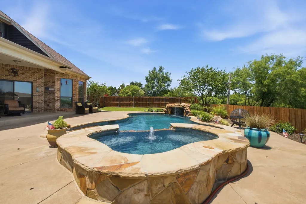 600 Aspen Street Pilot Point TX 76258
