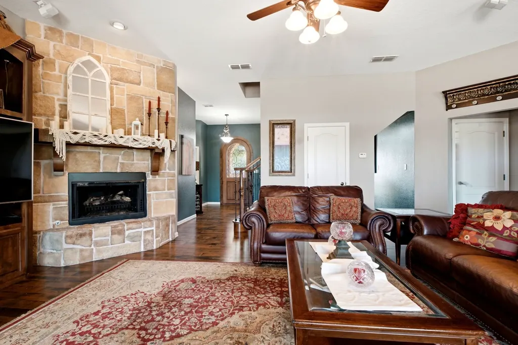 600 Aspen Street Pilot Point TX 76258