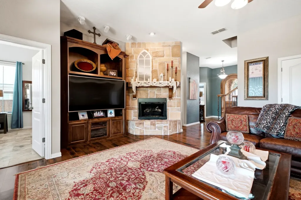 600 Aspen Street Pilot Point TX 76258
