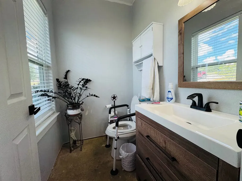 125 Overlook Drive Cisco TX 76437