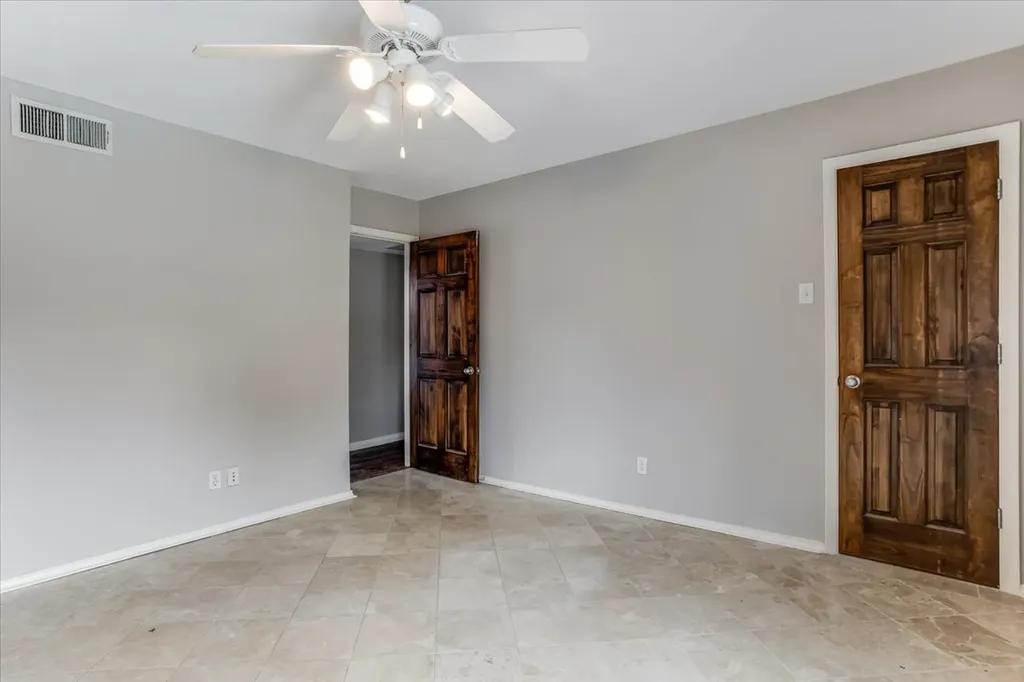 10109 Regal Park Lane Dallas TX 75230