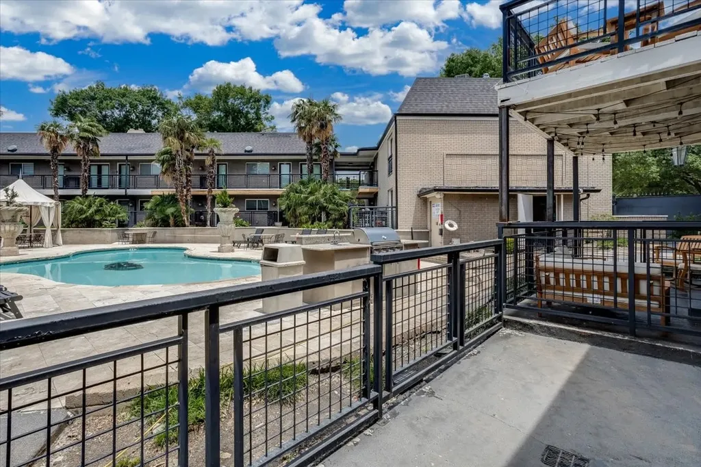 10109 Regal Park Lane Dallas TX 75230