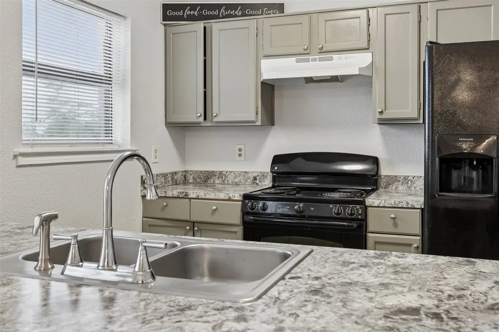 1401 Brook Meadow Circle Lancaster TX 75134
