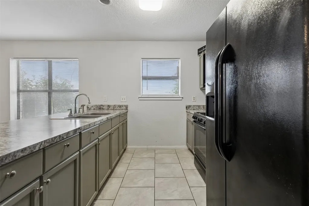 1401 Brook Meadow Circle Lancaster TX 75134