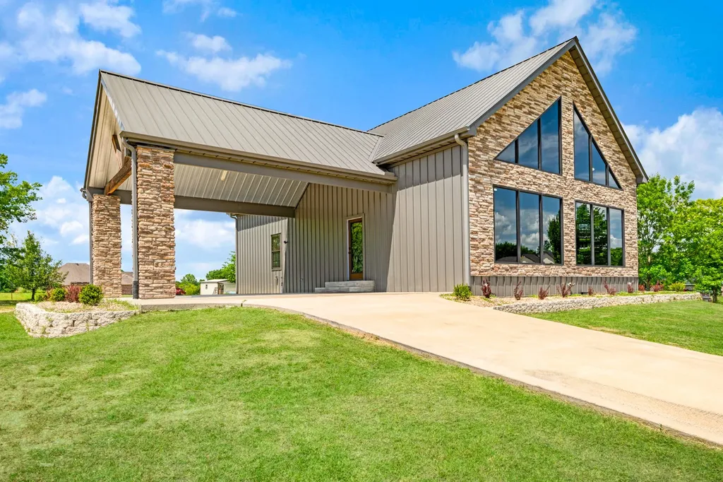 209 Helena Drive Powderly TX 75473