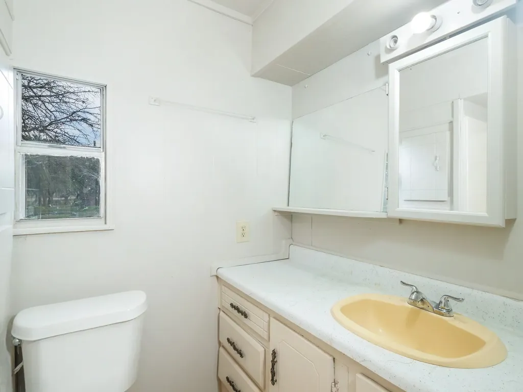 3010 Captains Cove May TX 76857