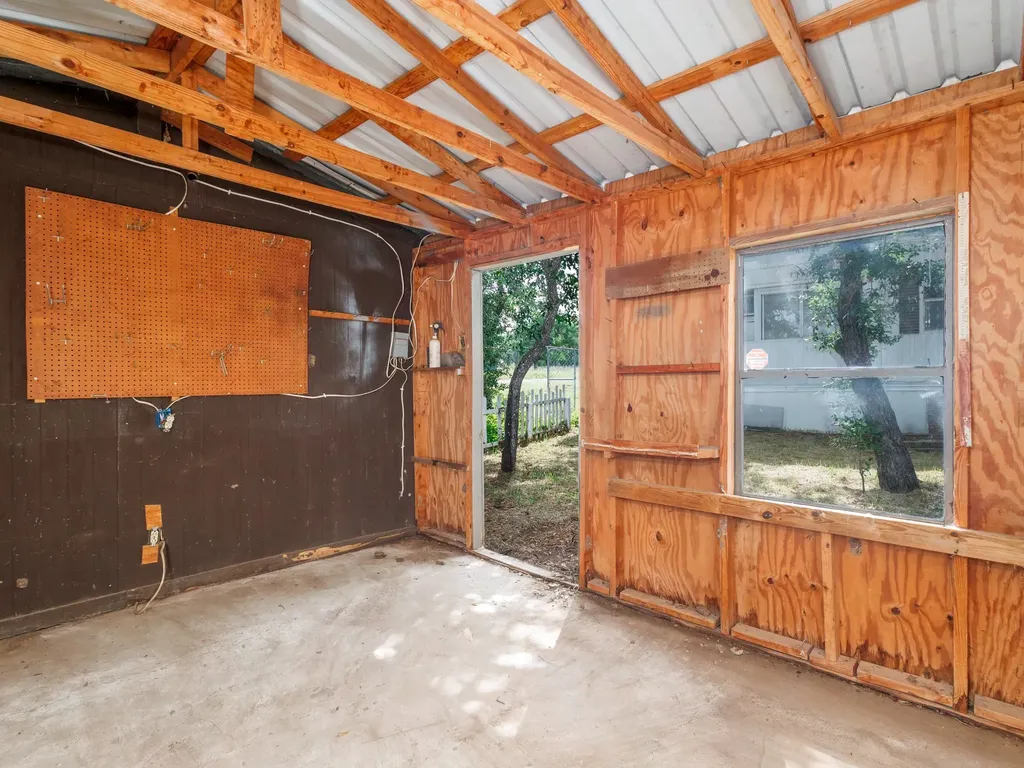 3010 Captains Cove May TX 76857