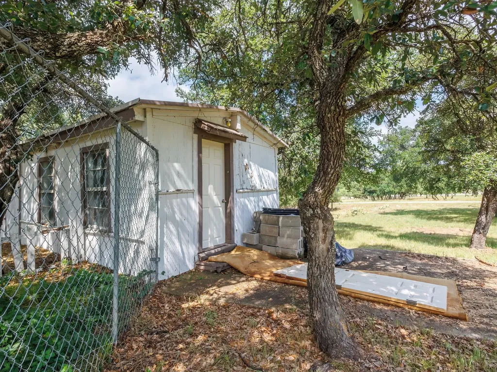 3010 Captains Cove May TX 76857