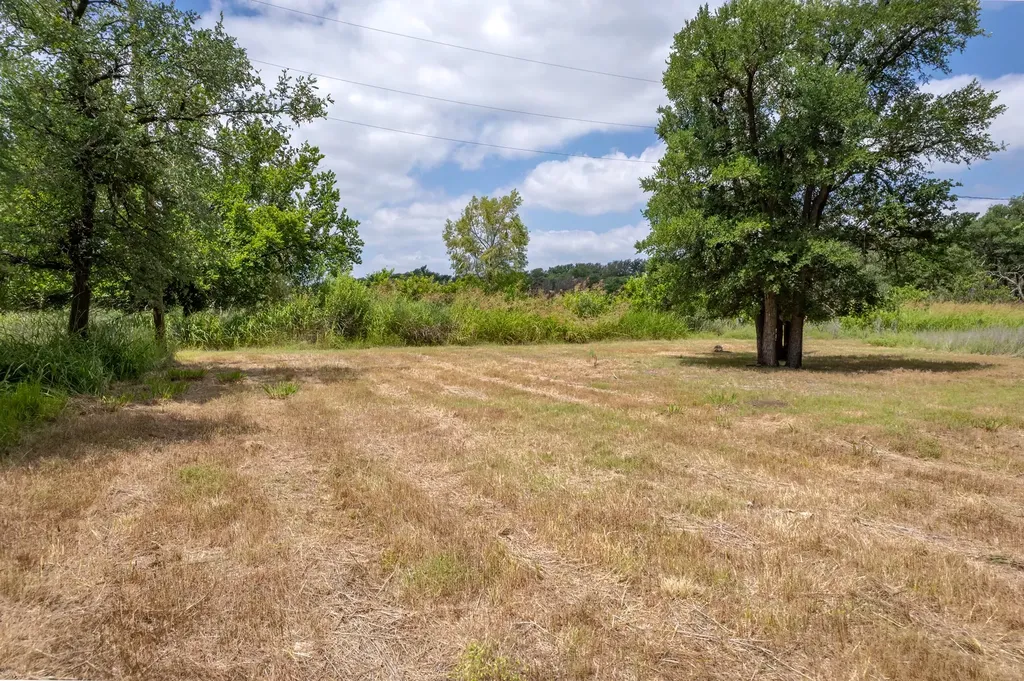 3010 Captains Cove May TX 76857