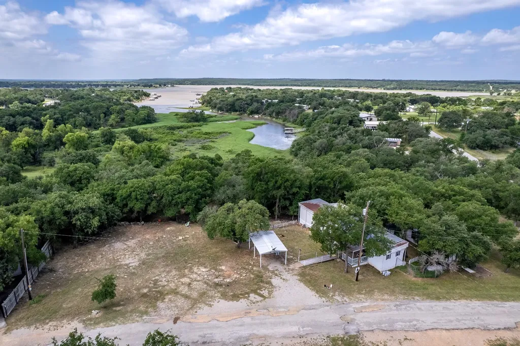 3010 Captains Cove May TX 76857