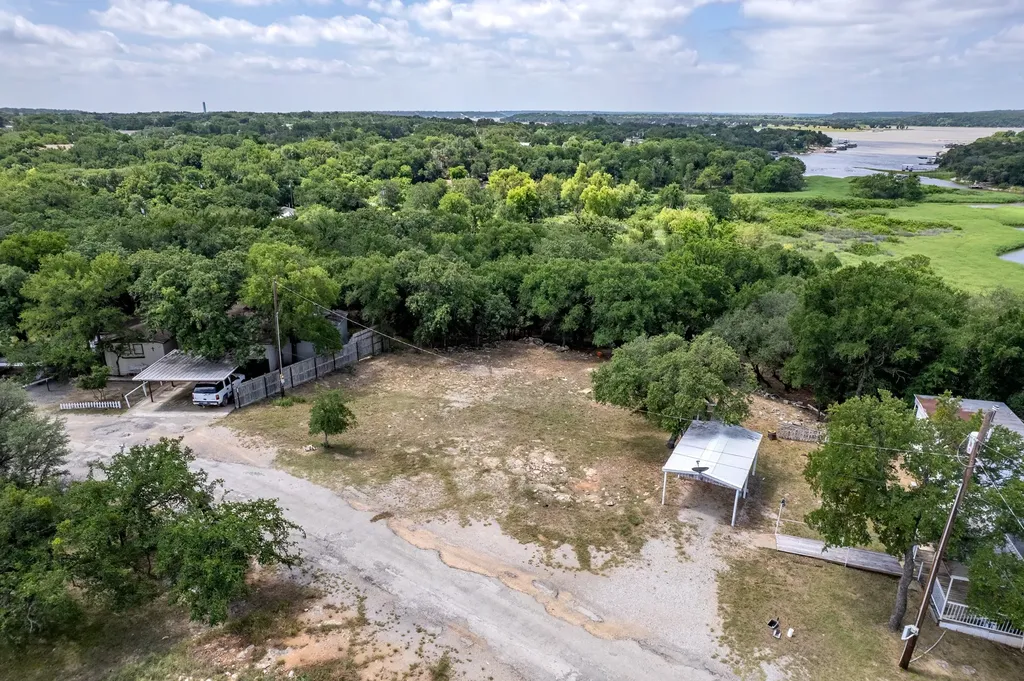 3010 Captains Cove May TX 76857