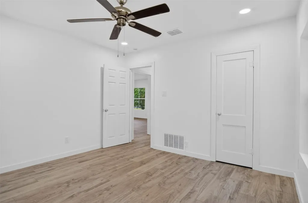 821 Gustav Street River Oaks TX 76114