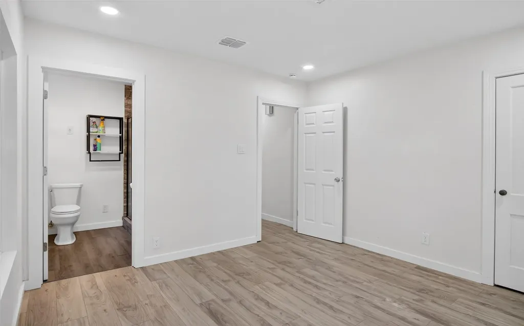 821 Gustav Street River Oaks TX 76114