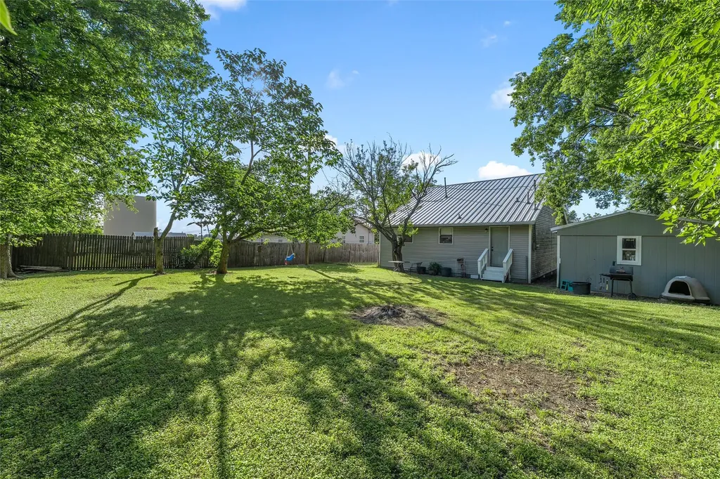 406 E Adams Street Riesel TX 76682