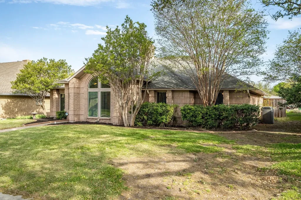 2315 Stone Glen Lane Carrollton TX 75007