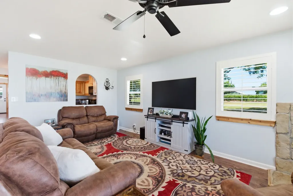 1198 Poe Prairie Road Millsap TX 76066