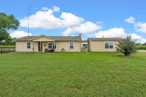 2851 Fm 339 Mount Calm TX 76673