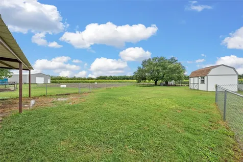 2851 Fm 339 Mount Calm TX 76673