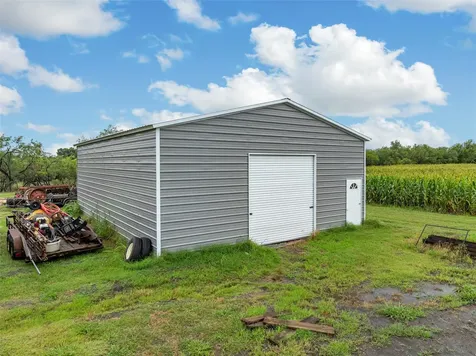 2851 Fm 339 Mount Calm TX 76673