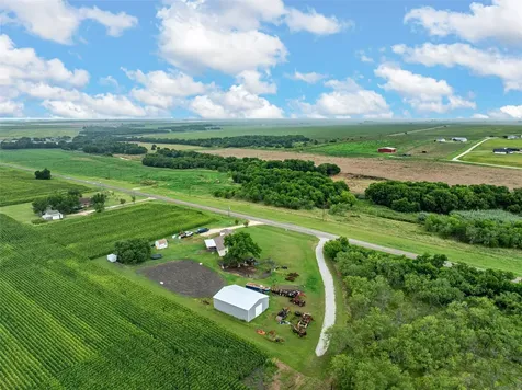 2851 Fm 339 Mount Calm TX 76673