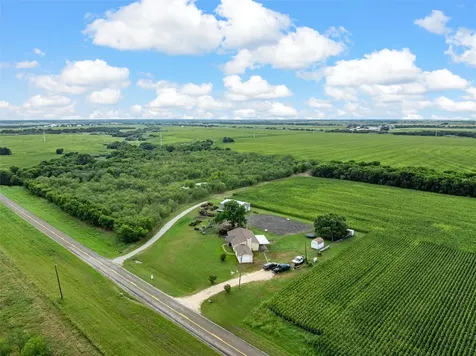 2851 Fm 339 Mount Calm TX 76673