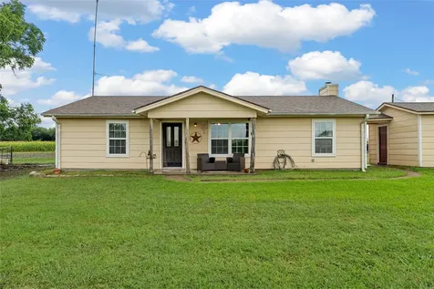2851 Fm 339 Mount Calm TX 76673