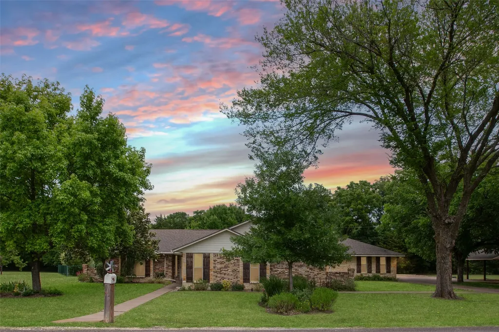 107 Oak Creek Lane Ovilla TX 75154