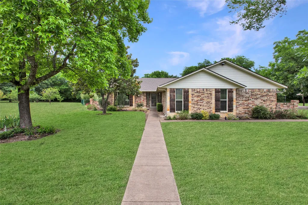 107 Oak Creek Lane Ovilla TX 75154