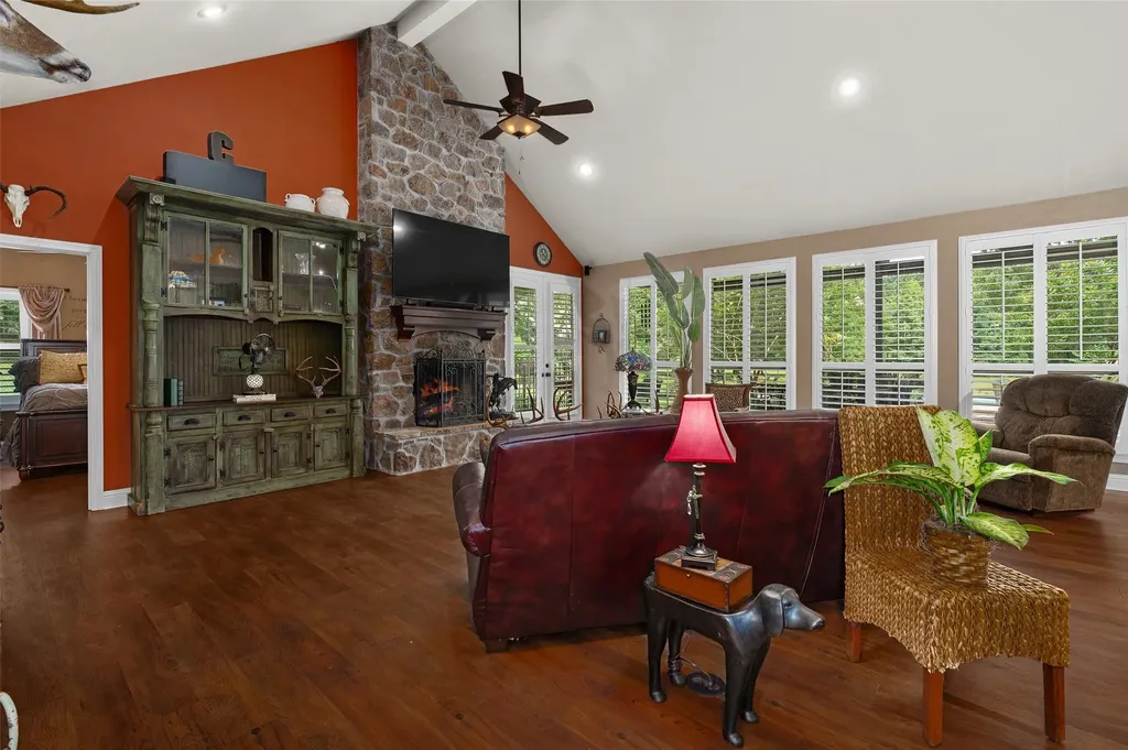 4367 Black Jack Road Jefferson TX 75657