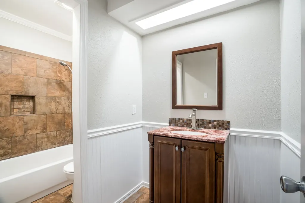 407 San Maria Drive Garland TX 75043