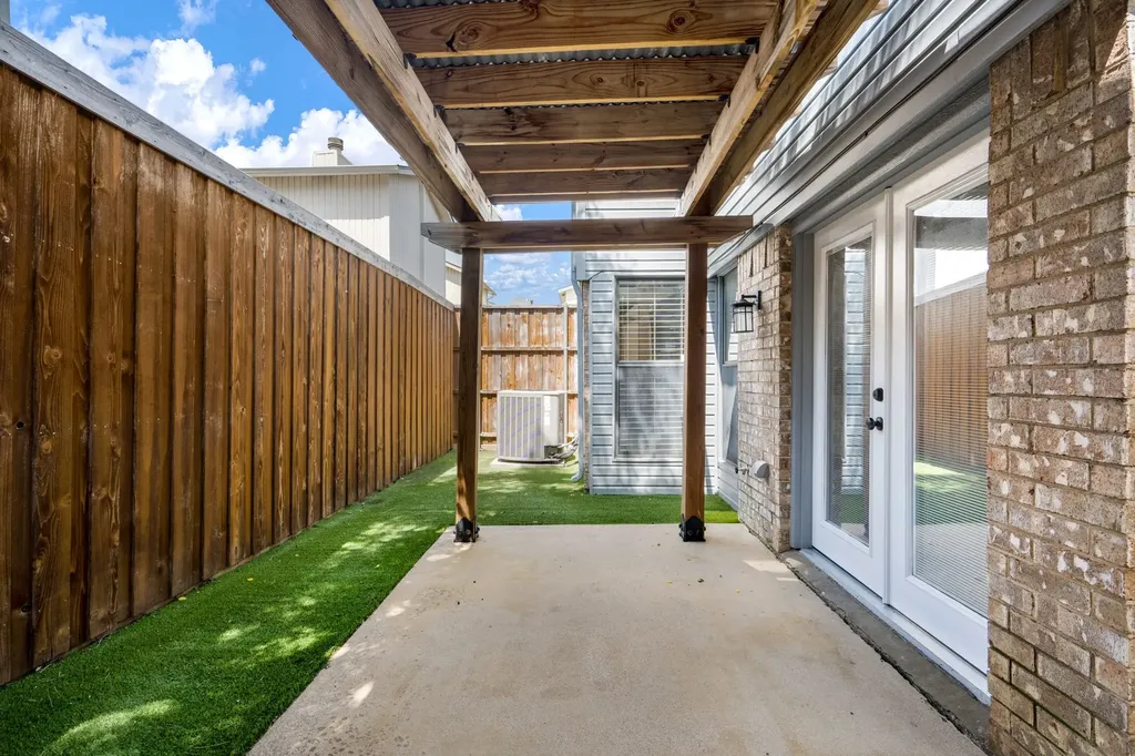407 San Maria Drive Garland TX 75043