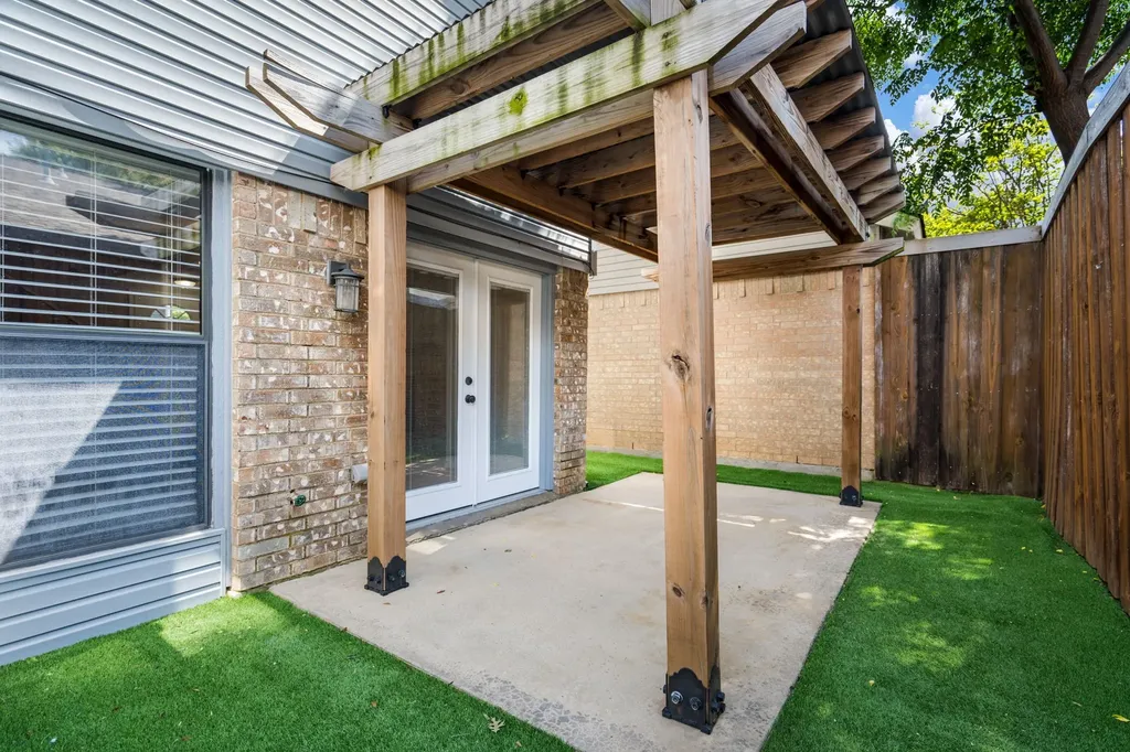 407 San Maria Drive Garland TX 75043