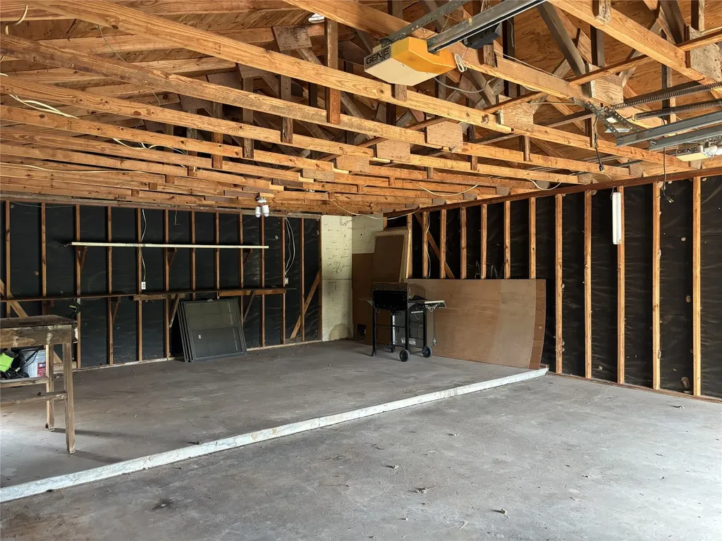 214 E Fourth Henrietta TX 76365