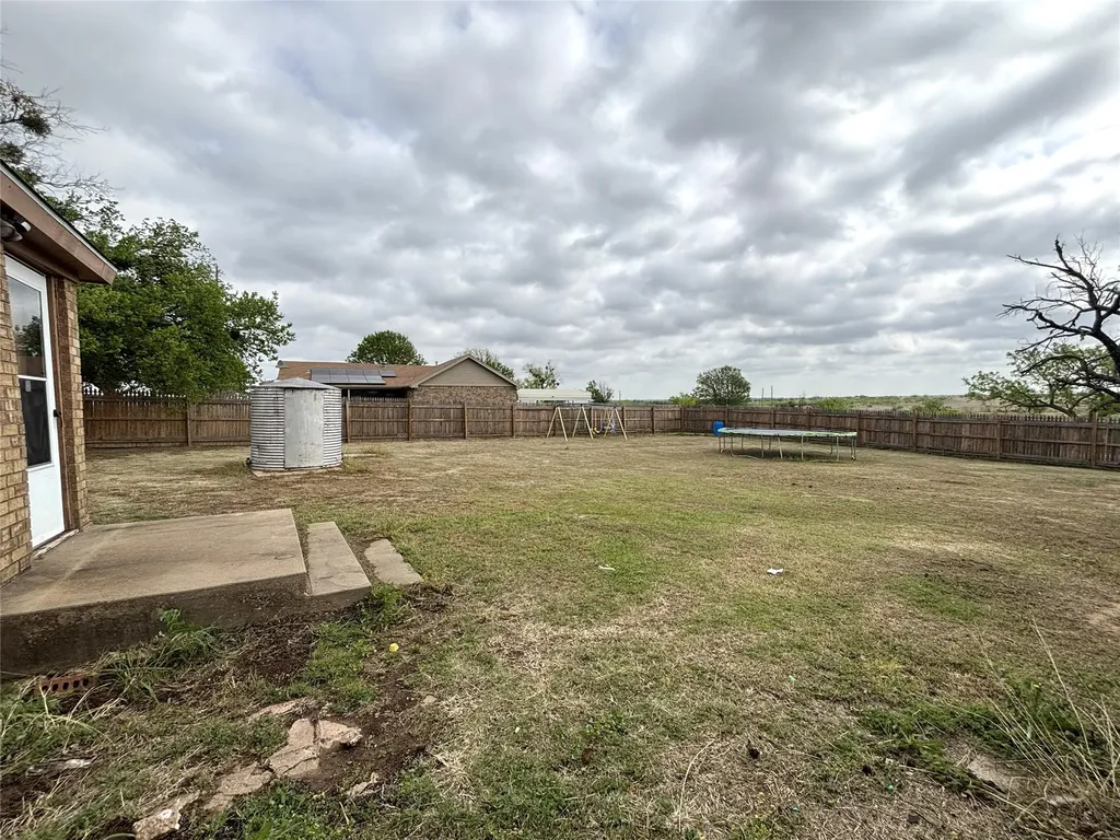 214 E Fourth Henrietta TX 76365
