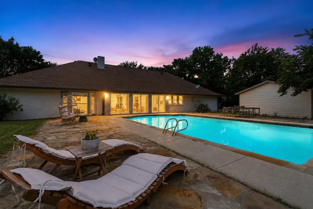 835 Cross Timbers Drive Double Oak TX 75077