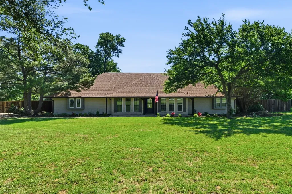 835 Cross Timbers Drive Double Oak TX 75077