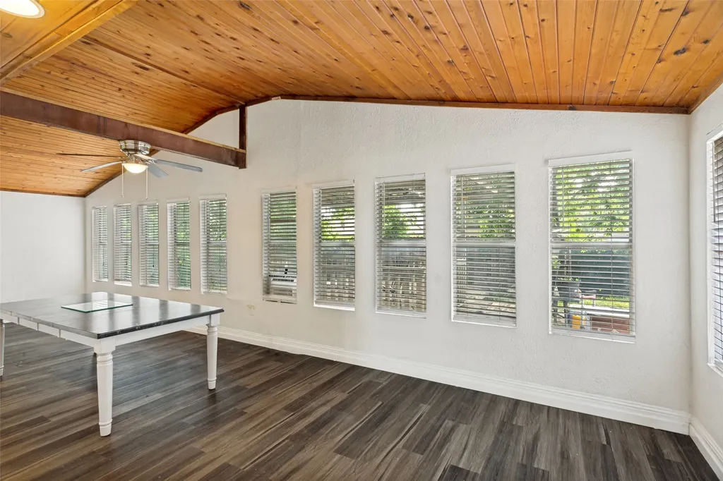 1904 Old Kirk Road Bedford TX 76022
