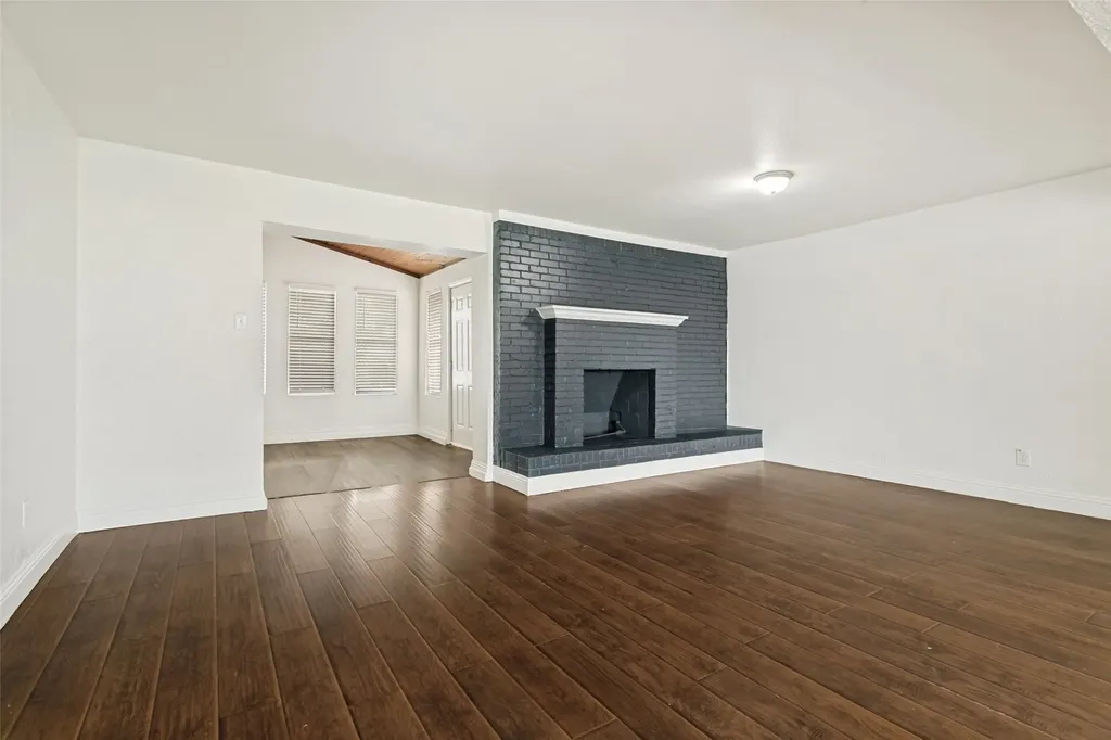 1904 Old Kirk Road Bedford TX 76022