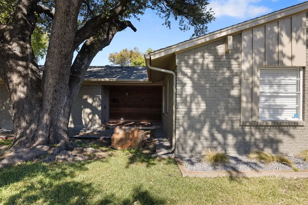 8619 Banff Drive Dallas TX 75243