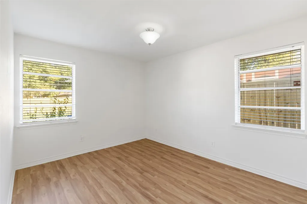 8619 Banff Drive Dallas TX 75243