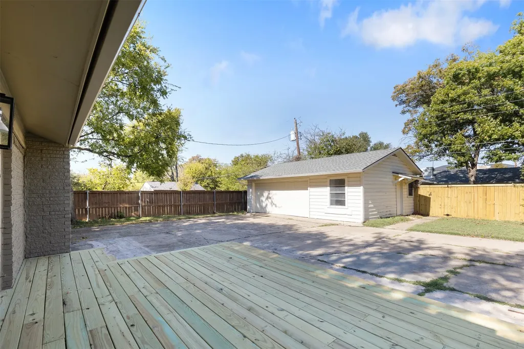 8619 Banff Drive Dallas TX 75243