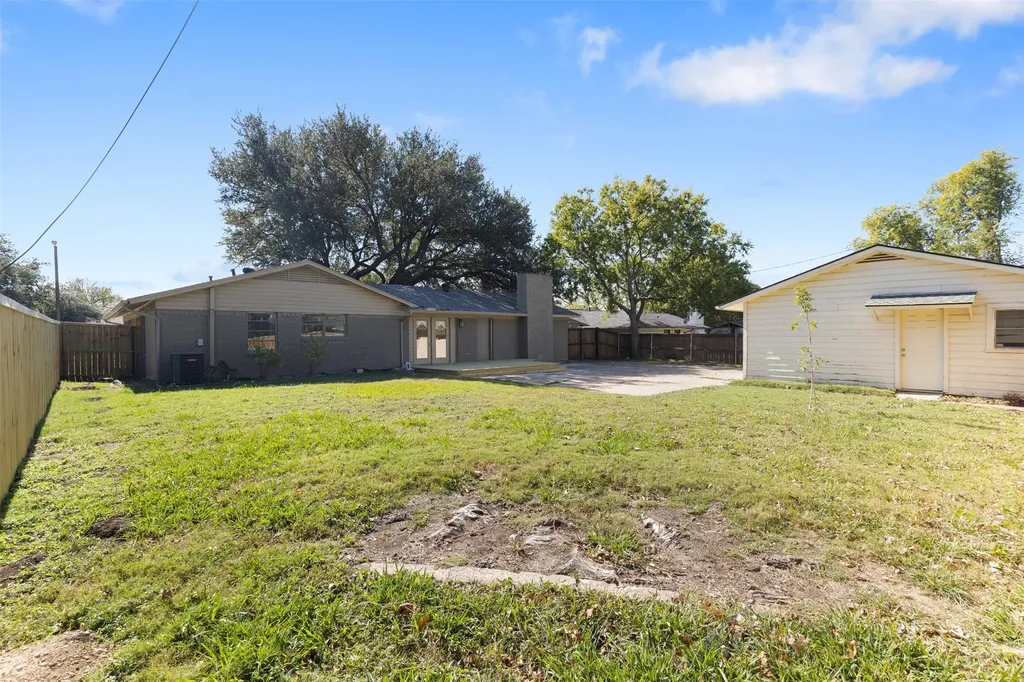 8619 Banff Drive Dallas TX 75243