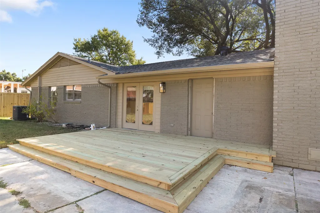 8619 Banff Drive Dallas TX 75243