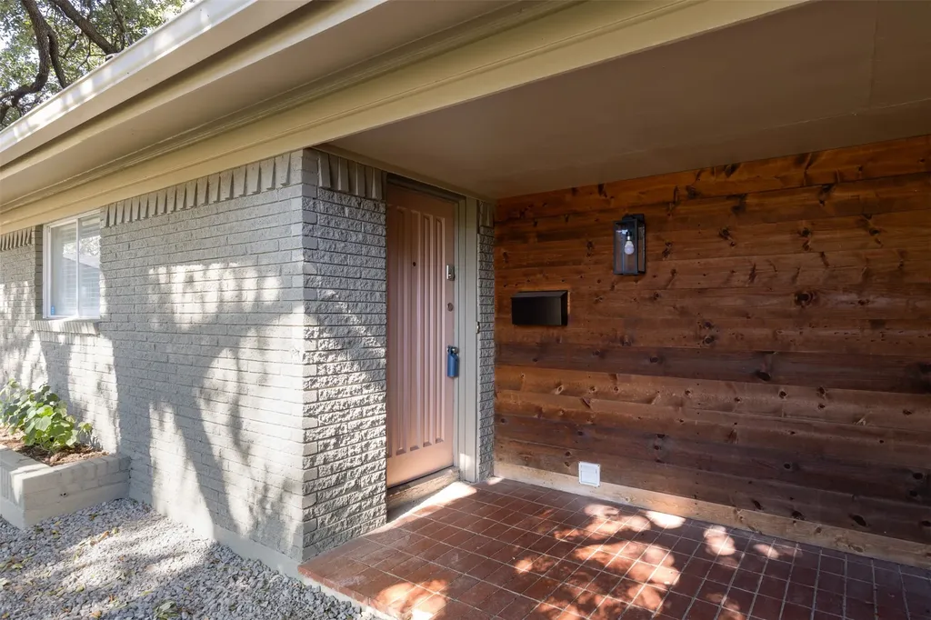 8619 Banff Drive Dallas TX 75243